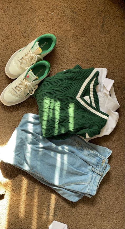 Vintage Rebook Shoes Outfit, Club C Revenge Vintage Shoes, Reebok Revenge Outfit, Vintage Reebok Shoes Outfit, Rebook Club C 85 Vintage Outfit Ideas, Rebock Shoe Outfit, Reebok Club C Vintage Outfit, Reebok Club C Revenge Outfit, Rebook Club C 85 Vintage Outfit