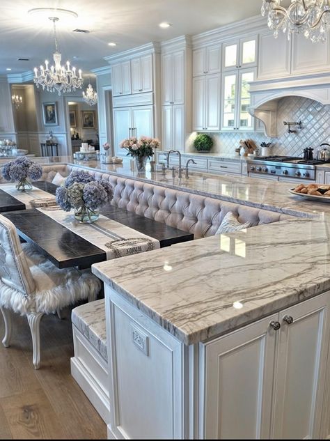 Kitchen Design Traditional, Luxury Kitchen Design White, Kitchen Big, Kitchen Ideas Big, Huge Kitchen Ideas, Grand Kitchen Luxury, Dream Kitchen Ideas, Huge Kitchen Luxury, Kitchen Dining Room Combo