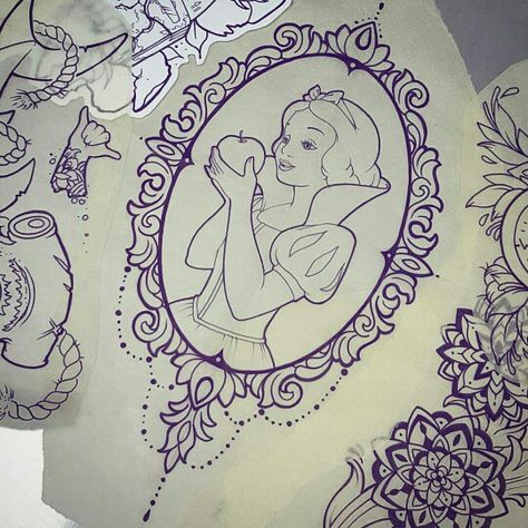 Snow White Drawing, Snow White Tattoos, Mirror Tattoos, Snow White Art, Disney Sleeve Tattoos, Mirror Drawings, Disney Sleeve, Irish Tattoos, Tema Disney