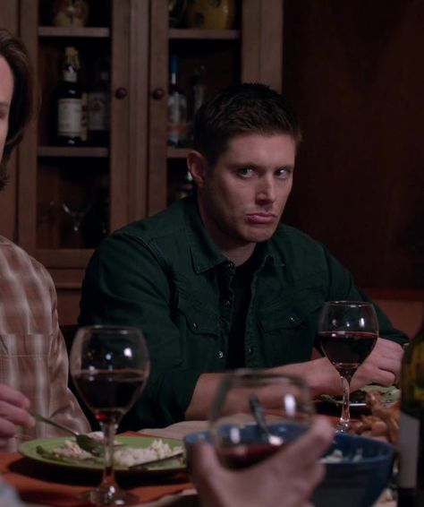 Dean Winchester Boyfriend, Jensen Ackles Supernatural, Dean And Castiel, Supernatural Dean Winchester, Reaction Pic, Winchester Boys, Supernatural Dean, Supernatural Fandom, Sam Winchester