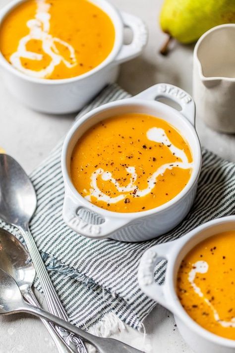 Vegan Slow Cooker Soup, Starters For Dinner, Pear Soup, Vegan Butternut Squash Soup, Curried Butternut Squash Soup, Butternut Soup, Dairy Free Soup, Chicken And Butternut Squash, Butternut Squash Recipes