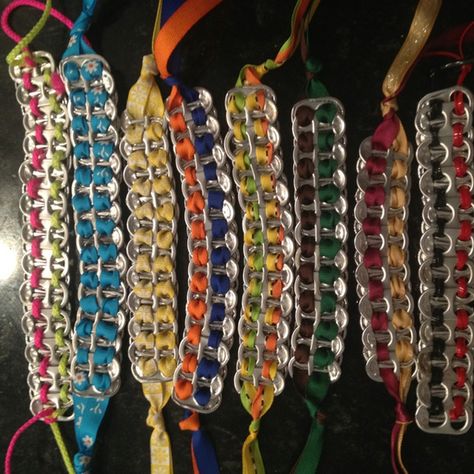 Cute Soda, Pop Tab Bracelet, Pop Can Crafts, Tab Bracelet, Soda Tab Crafts, Can Tab Crafts, Soda Can Tabs, Pop Tab Crafts, Footprint Craft