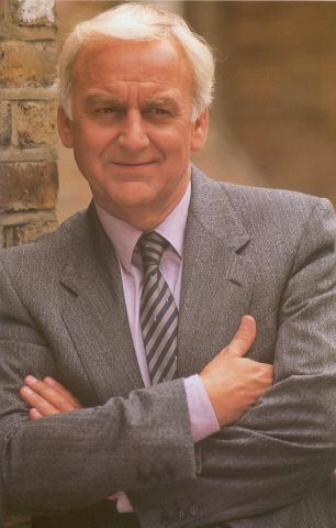 Inspector Morse (John Thaw) John Thaw, British Mysteries, Endeavour Morse, Inspector Morse, Happy Birthday John, Tv Detectives, Detective Shows, Masterpiece Theater, British Tv Series