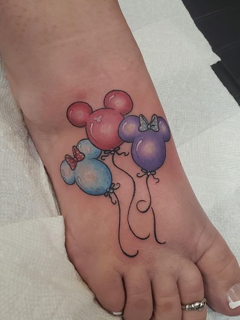 Disney Ear Tattoo, Mickey And Minnie Tattoos, Diy Mickey Mouse Ears, Minnie Tattoo, Balloon Tattoo, Mickey Mouse Balloons, Disney Balloons, Mouse Tattoos, Christmas Tattoo