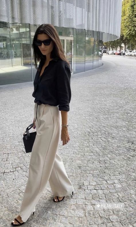 White Pants Outfit, Walking Down The Street, Summer Work Outfits, Casual Work Outfits, Looks Chic, 가을 패션, Business Casual Outfits, Looks Style, Mode Inspiration