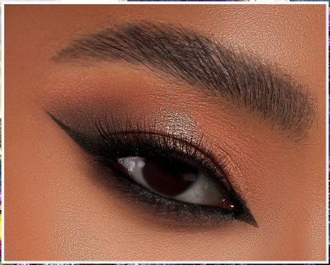 Looking to create a professional look with your eyeshadow? Check out our comprehensive range of bases and primers to help you get the perfect finish every time. Neutral Eye Makeup Brown Eyes, Smoky Brown Eye Makeup, Round Eyeshadow, Baby Shower Makeup, Eyeshadow Blending Brush, Natural Eyeshadow Palette, Nude Eyeshadow Palette, Eyeshadow Blending, Neutral Eye Makeup