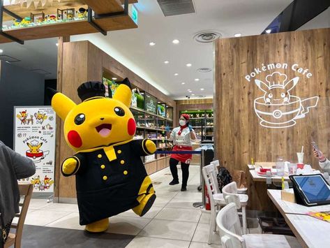 Pokemon cafe pikachu performance Japan Presentation, Cafe Japan, Themed Cafes, Pikachu Plush, Go To Japan, Good Foods To Eat, Grocery Shop, Foods To Eat, Japan Travel