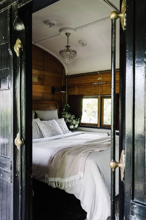 Modern Country Bedrooms, Train Carriage, Old Steam Train, Outdoor Tub, Leather Trunk, Timeless Interior, Luxury Train, Steam Train, Contemporary Farmhouse