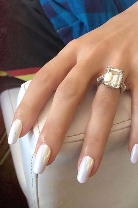 White Pearly Nail Polish, Pearly Nail Polish, White Metallic Nails, White Nail Trends, Pearly White Nails, Pearly Nails, Prettiest Nails, White Chrome Nails, Fab Nails