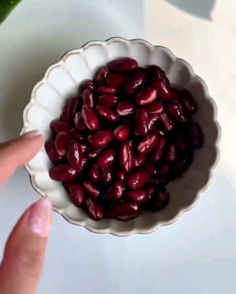 Canned Kidney Beans, Vegan Slow Cooker Recipes, Cocoa Recipes, Vegan Recipes Videos, Double Chocolate Cookies, Salt Flakes, Vegan Sandwich, Plant Protein, Vegan Lunch