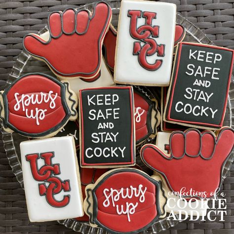 South Carolina Cookies, Usc Gamecocks, Graduation Cookies, University Of South Carolina, Party Inspo, South Carolina Gamecocks, Fun Cookies, Grad Party, 8th Grade