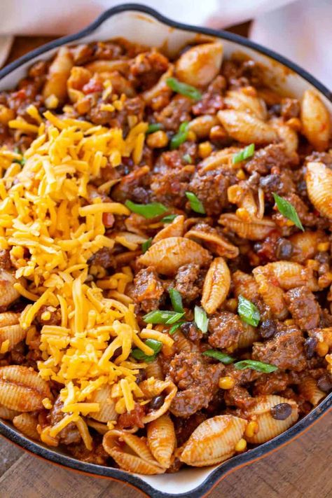 Cheesy Tex Mex Pasta Tex Mex Pasta, Food To Cook, Dinner Then Dessert, Stir Fry Dishes, Beef Stir Fry, Simple Food, Tex Mex Recipes, Mexican Dishes, Tex Mex