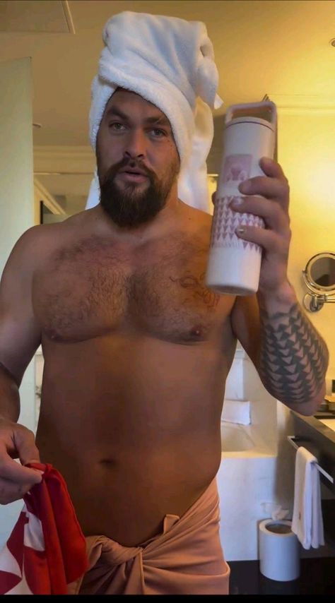 Jason Momoa Body Muscle, Jason Momoa Selfie 2024, Jason Momoa Selfie, Jason Momoa Wallpaper, Jason Momoa Hair, Jason Momoa Body, Jason Momoa Shirtless, Jason Momoa Aquaman, Crush Advice