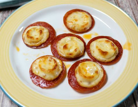 Dad's Keto Pepperoni Cheese Bites Pepperoni Appetizers, String Cheese Recipes, Pepperoni Bites, Marinara Dipping Sauce, Keto Pepperoni, Pizza Chips, Bariatric Friendly Recipes, Savory Treats, Ciabatta Bread