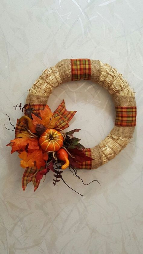 Straw Wreath Ideas Fall, Straw Wreath Ideas Diy, Straw Wreath Ideas, Fall Straw Wreath, Straw Wreaths, Wooden Pumpkin Crafts, Fall Mesh Wreaths, Straw Wreath, Material Wreaths