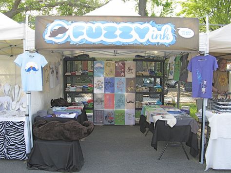 Craft Booth Display Ideas | booth to share with market managers and juries below are some booth ... Vendor Booth Display Ideas, Clothing Booth Display, Booth Display Ideas, Craft Booth Design, Outdoor Marketing, Vendor Booth Display, T-shirt Display, Vendor Table, Craft Show Booths