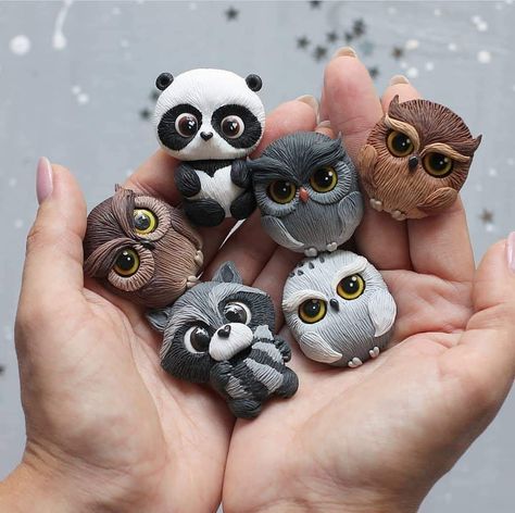 Cute Clay Animals, Clay Owl, Polymer Clay Figures, Tanah Liat, Polymer Clay Animals, Polymer Crafts, Cute Polymer Clay, Clay Animals, Cute Clay