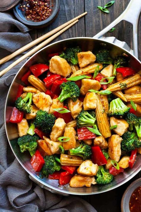 Hunan Chicken Recipe, Hunan Chicken, Chinese Stir Fry, Better Than Takeout, Stir Fry Dishes, Chicken Entrees, Fried Beef, Chinese Chicken, Health Dinner Recipes