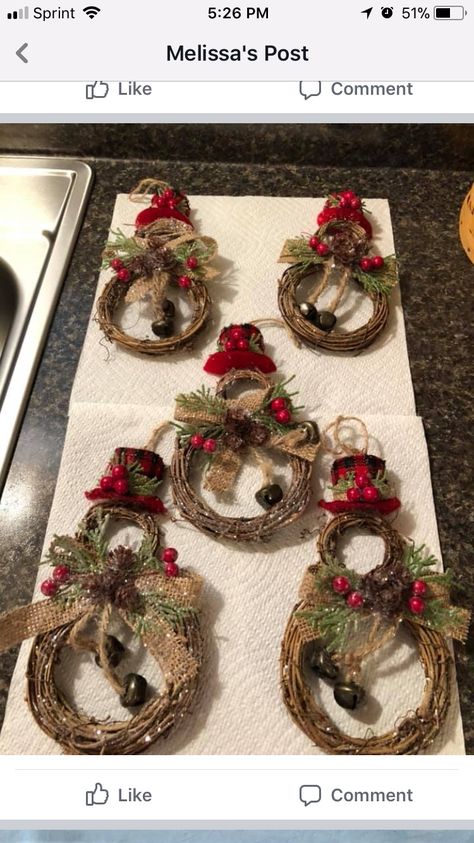 Frosty The Snowman Christmas Tree, Diy Snowman Decorations, Rustic Christmas Ornaments, Frosty The Snowman, Snowman Christmas Tree, The Snowman, Primitive Christmas, Christmas Ornament Crafts, Snowman Christmas