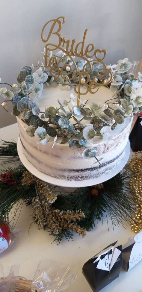 Winter Bridal Shower Cake, Winter Themed Bridal Shower Ideas, Snow In Love Bridal Shower Theme, Bridal Bbq, Love Bridal Shower Theme, Snow In Love, Winter Bridal Showers, Bridal Shower Cakes, Bridal Shower Food