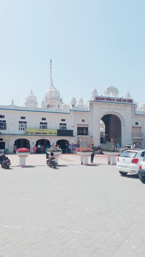 Nada Sahib Gurudwara, Hand Pic, Happy Birthday Quotes For Friends, Girl Hand, Amritsar, Happy Birthday Quotes, Snapchat Stories, Birthday Quotes, Good Morning Images