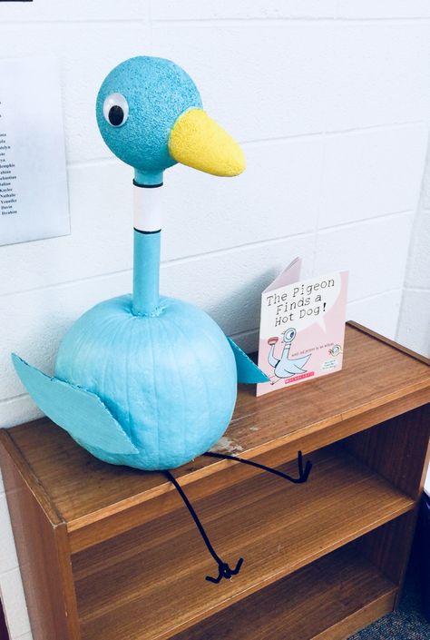 Pigeon Pumpkin Character, Pigeon Pumpkin, Pumpkin Animals, Book Character Costume, Book Pumpkins, Storybook Pumpkin, Easy Pumpkin Decorating, Book Character Pumpkins, Book Pumpkin