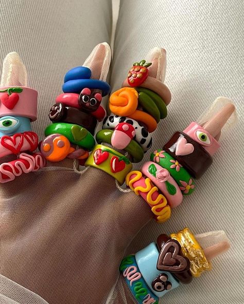 Fimo Ring Ideas, Small Things To Make With Clay, Cute Things To Make With Clay, Chunky Clay Rings, Fimo Ring, Diy Clay Rings, Rings Colorful, Rings Chunky, Colorful Rings