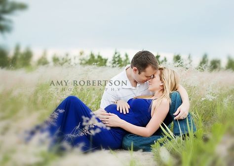 maternity poses Outdoor Maternity Pictures, Outdoor Maternity Photos, Pregnancy Photos Couples, Maternity Photography Outdoors, Maternity Photography Couples, Maternity Photoshoot Poses, Maternity Inspiration, Fall Maternity, Maternity Photography Poses