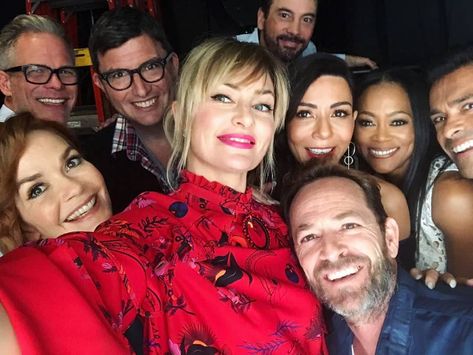 Cast (parents) at the #TCA18! #madchenamick #lukeperry #nathalieboltt #marisolnichols #markconsuelos #skeetulrich #martincummins… Riverdale Parents, Riverdale Poster, Robin Givens, Watch Stranger Things, Skeet Ulrich, Riverdale Memes, Riverdale Funny, Luke Perry, Take For Granted