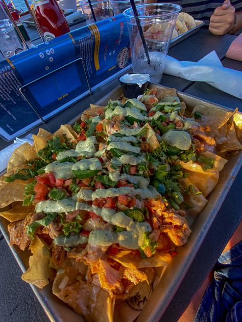 Loaded Nachos Aesthetic, Nachos Aesthetic, Mexican Nachos, 2023 Mood, Loaded Nachos, Beach Meals, On The Rocks, Summer 2023, Nachos