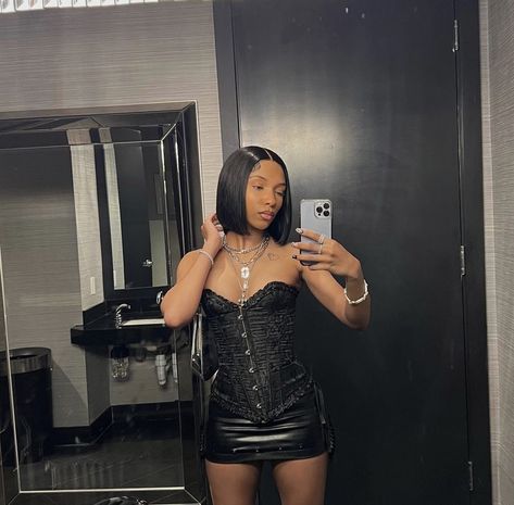 18th Birthday Outfit Skirt, Corset And Skirt Birthday Outfit, Concert Corset Outfit, Corset With Skirt Outfits Black Women, Corset Skirt Outfit Black Women, Corset And Skirt Outfit Black Women, Birthday Corset Outfit, Black Corset Outfit Black Women, Corset Outfit With Skirt