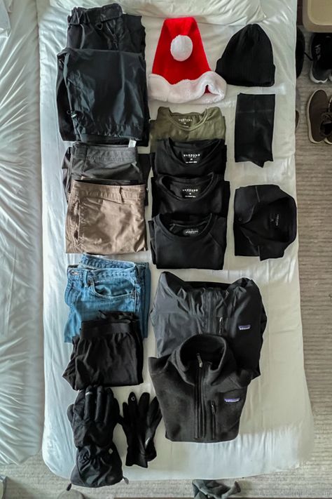 An Antarctica Packing List - Travel Babbo Arctic Cruise Packing List, Antartica Outfit, Antarctica Packing List, Antarctica Outfit, Antarctica Expedition, Arctic Cruise, National Geographic Expeditions, Antarctica Cruise, Antarctica Travel