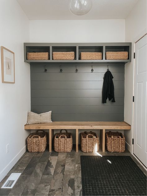 Mudroom With Shelves, Minimalist Mudroom Ideas Entryway, Shiplap Mudroom, Little Apartment Aesthetic, Woman Bedroom Ideas, Grown Woman Bedroom Ideas, Mudroom Laundry Room Ideas, Small Mudroom Ideas, Mudroom Bathroom