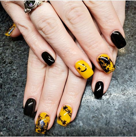 Post Malone Concert Nails, Post Malone Nails Design, Post Malone Nails Ideas, Post Malone Nails, Acrylic Nails Yellow, Concert Nails, Nail Stuff, Short Square Acrylic Nails, Halloween Nail Designs