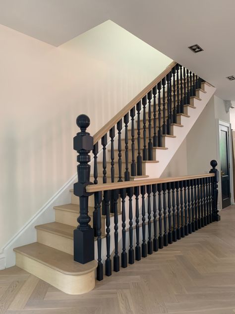 Black Victorian Staircase, Black Dado Rail Hallway, Black And Brown Staircase, Traditional Banister, Painted Spindles On Stairs, Victorian Banister, Black Stair Spindles, Black Bannister Rail, Runner On Stairs With Landing