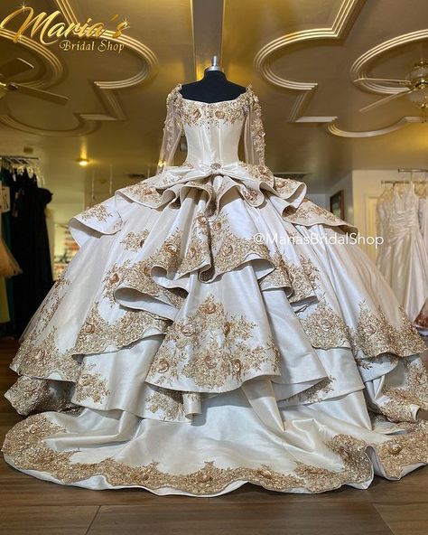 Victorian Quinceanera Theme, Sleeve Quinceanera Dresses, Long Sleeve Quinceanera Dresses, Quinceanera Themes Dresses, Quinceñera Dresses, Quinceanera Themes, Quince Dress, Dresses 2022, Burgundy Bridesmaid Dresses