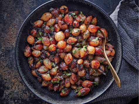 Balsamic-Glazed Pearl Onions Pearl Onions Recipe, Pearl Onion Recipe, Holiday Plate, Pearl Onions, Thanksgiving Dinner Table, Heart Healthy Diet, Onion Recipes, Balsamic Glaze, Cooking Light