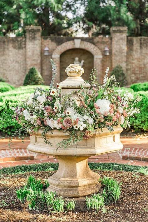 Bridgerton Inspired Garden Wedding In New Market Alabama Fountain Bridgerton Garden Aesthetic, Bridgerton Lifestyle, Bridgerton Garden, Intimate Garden Wedding, Bridgerton Series, Bridgerton Style, Victorian Era Homes, Alabama A, Intimate Garden