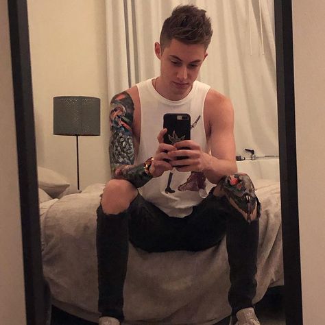 Luke Holland (@lukehollandd) • Instagram photos and videos Luke Holland, The Word Alive, Music Love, Holland, Photo And Video, Instagram Photos, Instagram Photo, Music, Pins