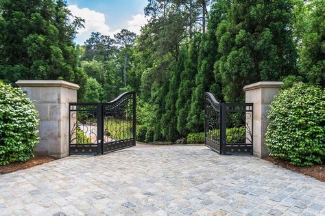 Atlanta Mansions, Driveway Design, Entrance Gates Design, Casas Coloniales, Front Gates, Entry Gates, Formal Gardens, Steve Harvey, Entrance Gates