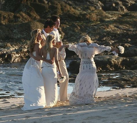 olsens Olsen Wedding, Olsen Sister, Mary Kate Ashley, Olsen Twins, Sand Sea, Mary Kate Olsen, Ashley Olsen, Mary Kate, Ideal Wedding