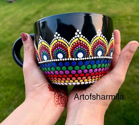 Dot Mandala Cups, Mandala Art Pot Painting, Dot Mandala Art On Pot, Mandela Rock Painting, Mandala Mug, Hand Painted Mug, Painted Mug, Aboriginal Dot Art, Painted Coffee Mugs