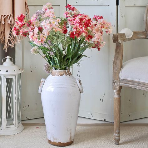 Large Floor Vases Decor Ideas, Large Floor Vase Decor, White Floor Vase, Floor Vases Decor, Huge Vase, Muebles Shabby Chic, Traditional Vases, Vase With Branches, Large Floor Vase