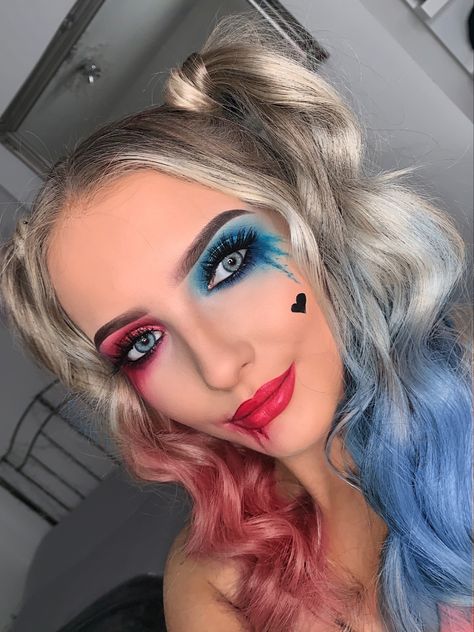 Hardly Quinn Makeup, Harley Quin Makeup Ideas, Harley Quinn Costume Skirt, Make Up Carnevale, Simple Harley Quinn Makeup, Trucco Harley Quinn, Harly Quinn Makeup Looks, Lip Halloween Makeup, Harley Queen Maquillaje