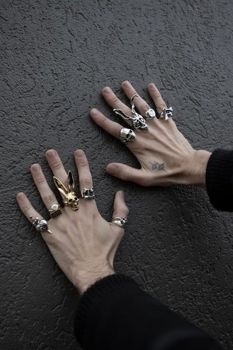 Guy Rings, Rings For Guys, Mens Jewelry Rings, Hands With Rings, Veiny Hands, Rabastan Lestrange, Bunny Ring, A Life Less Ordinary, Grunge Accessories