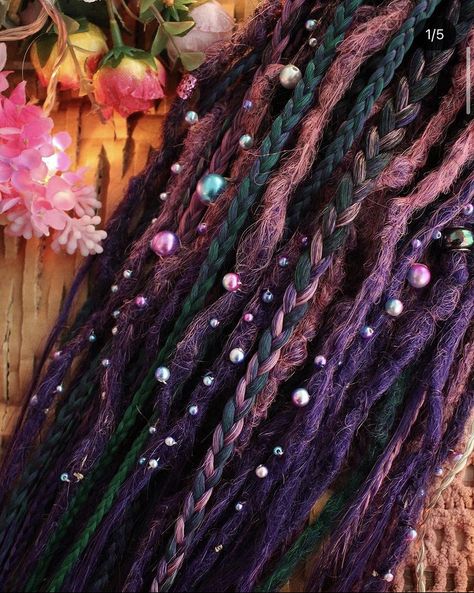 Synthetic Dreads Diy, Purple Synthetic Dreads, Dreads Diy, Synthetic Dreads Hairstyles, Dreadlocks Diy, Messy Braided Hairstyles, Purple Dreads, Green Dreads, Dread Hair Extensions