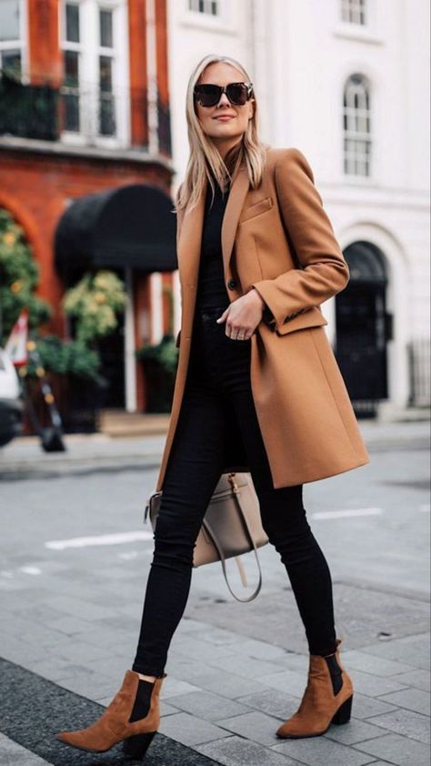 Casual Chic Outfits, Suspenders For Women, Homewear Fashion, Fashion Trends Winter, Cute Winter Outfits, Camel Coat, Winter Outfits For Work, Casual Chic Outfit, Mode Inspo