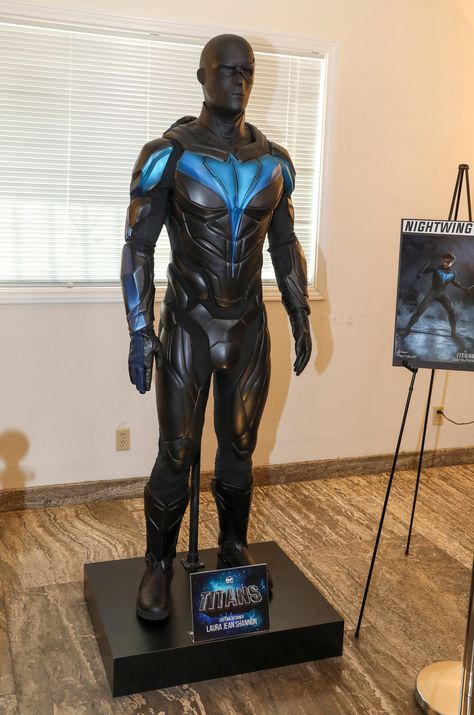 Nightwing Teen Titans, Nightwing Suit, Teen Titans Costume, Nightwing Titans, Nightwing Costumes, Jason Todd Robin, Super Suit, Foto Top, Superhero Cosplay