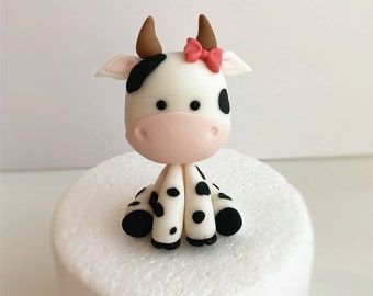 Animal Birthday Party Theme, Fondant Figurine, Wilton Fondant, Animal Themed Birthday Party, Cake Christmas, Cake Decorating With Fondant, Fondant Animals, Fondant Tutorial, Pink Donuts