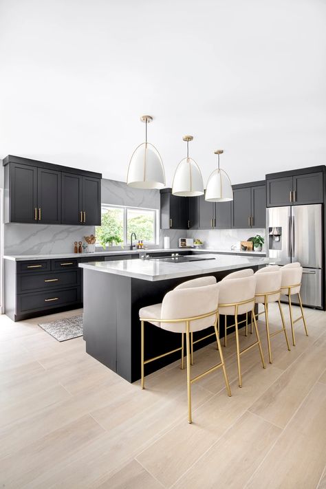 Project Reveal // Gables by the Sea Complete Gut Renovation Bedroom Decor College Apartment, Kitchen With Black Cabinets, Modern Coastal Kitchen, Modern Black Kitchen, Black Kitchen Cabinets, Kitchen Remodel Design, Home Decor On A Budget, Luxurious Home, Kitchen Design Trends